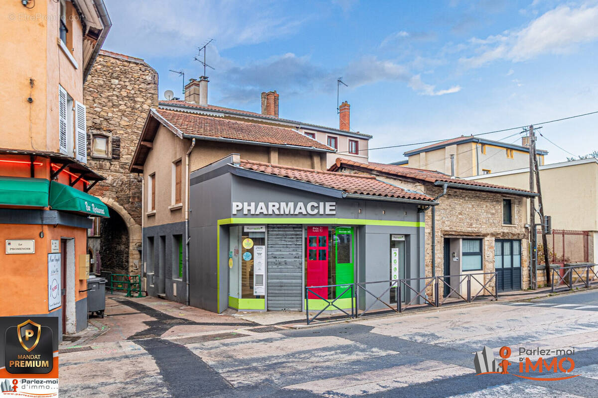 Commerce à CHASSELAY