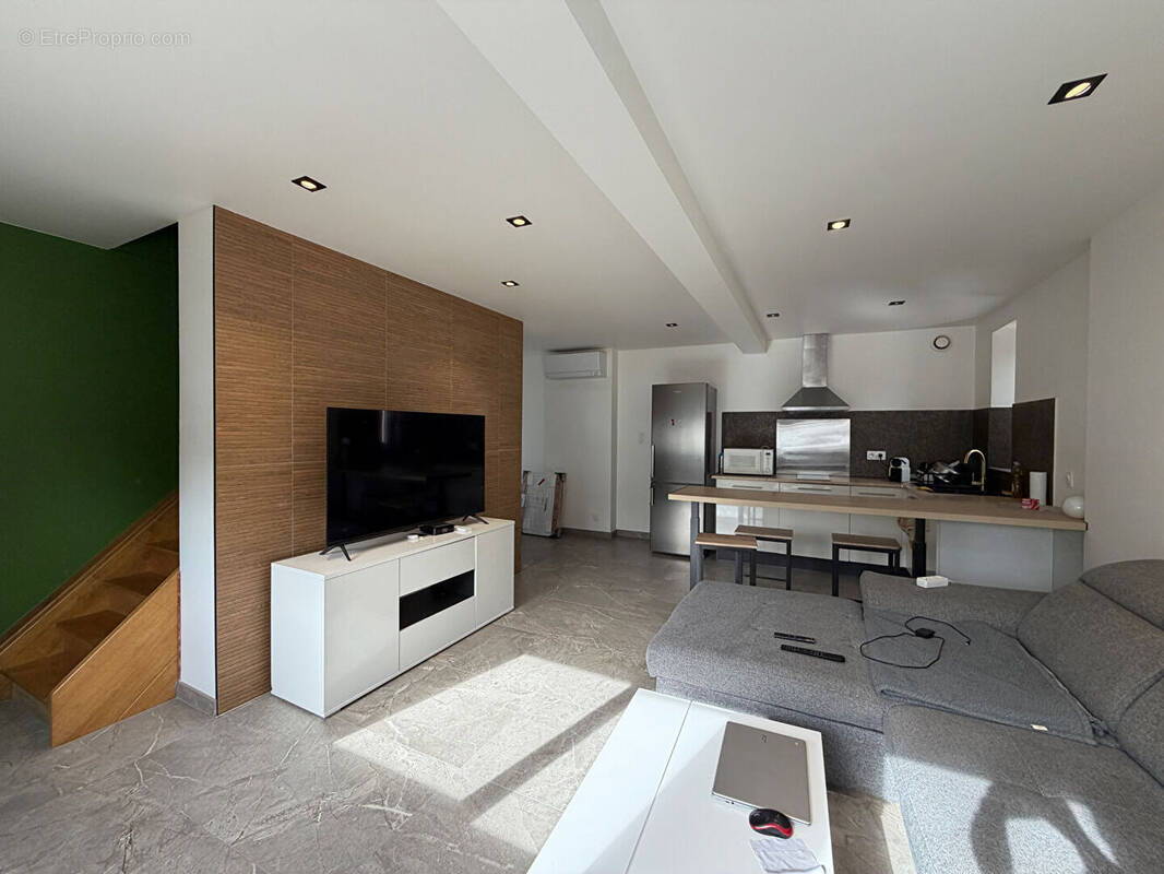Appartement à SAINT-JULIEN-LES-VILLAS