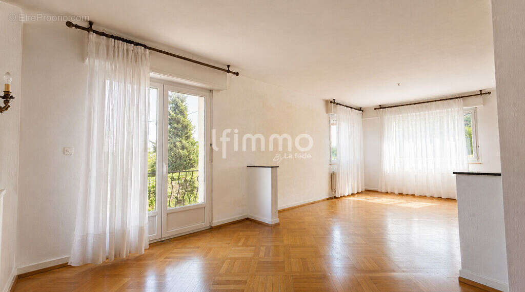 Maison familiale 190 m² – 13,63 ares constructibles – Triple gar - photo 4