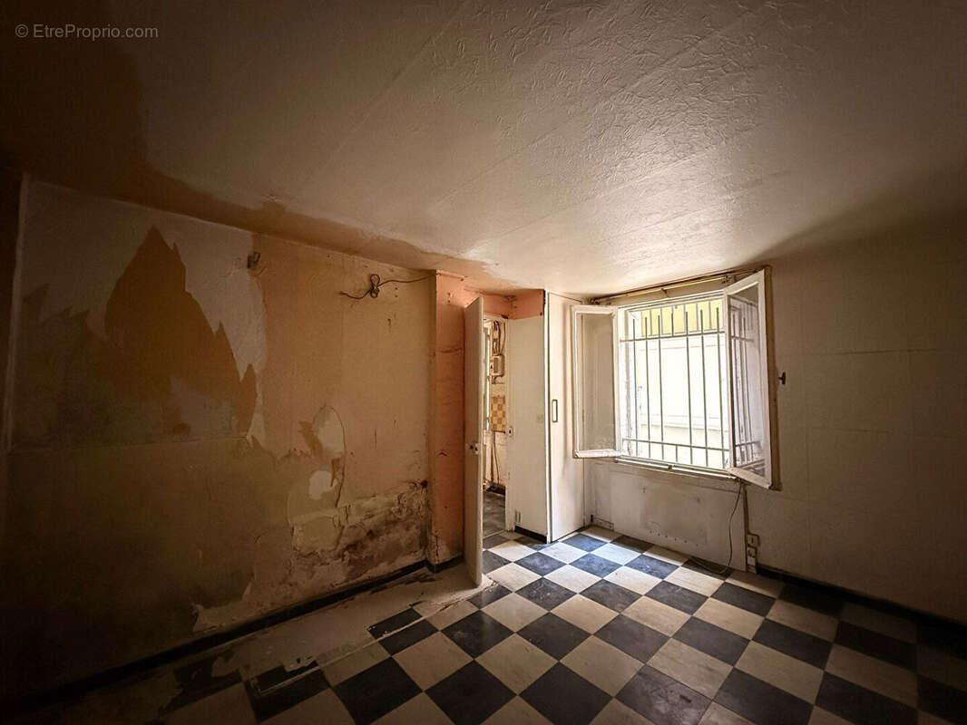 Appartement à PARIS-14E