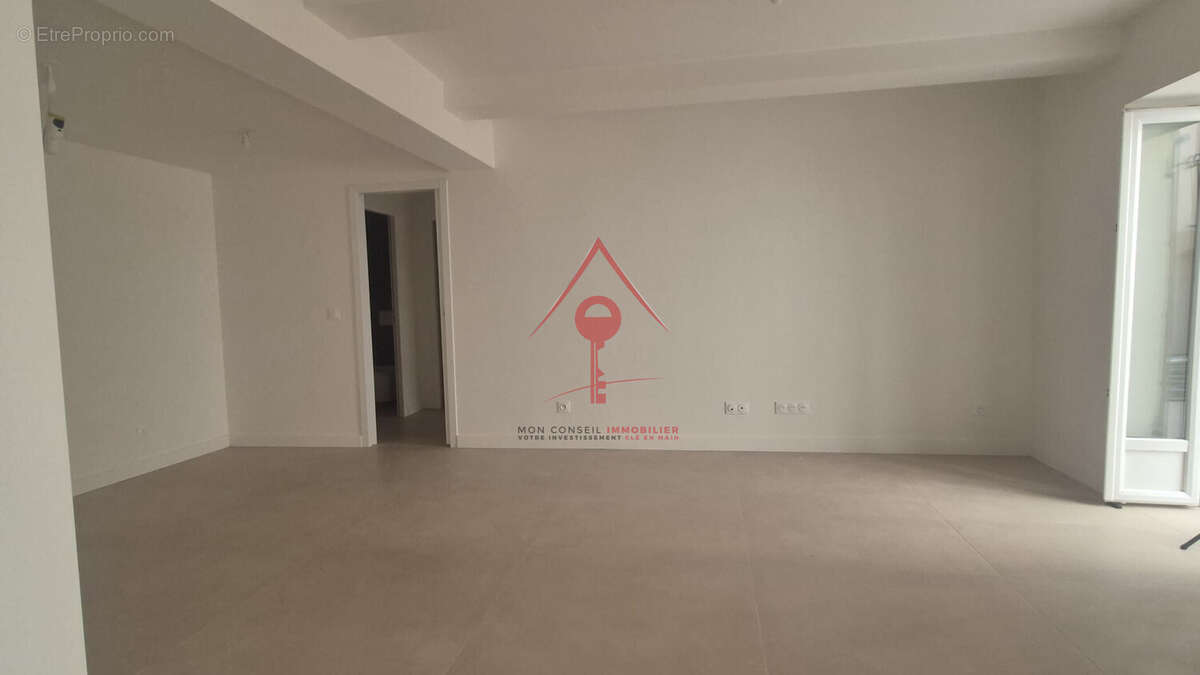 Appartement 54 m² à Marseille-5e  - photo 4