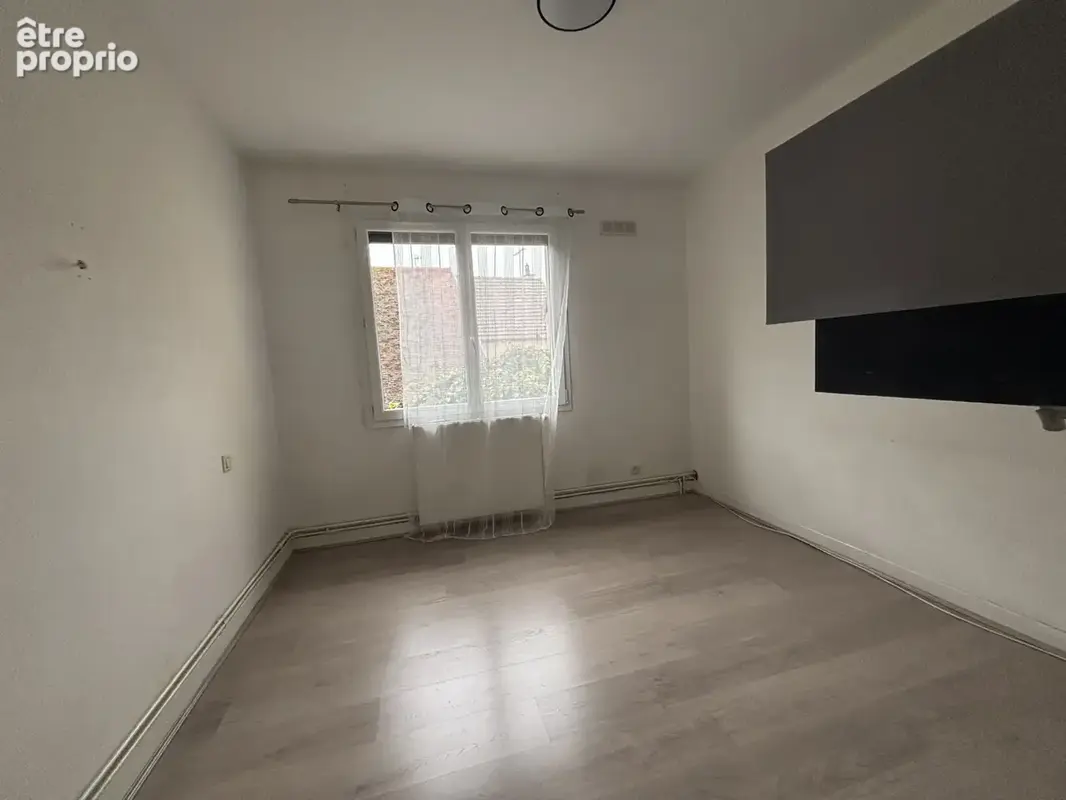CHATILLON SUR SEINE : proche du centre ville ,maison rénovée de 120 m2 avec grange de 100m2 et cour - photo 12