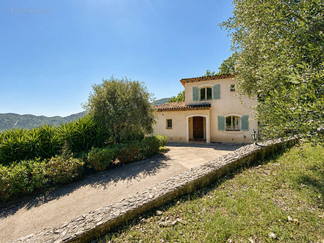 Maison à TOURRETTES-SUR-LOUP