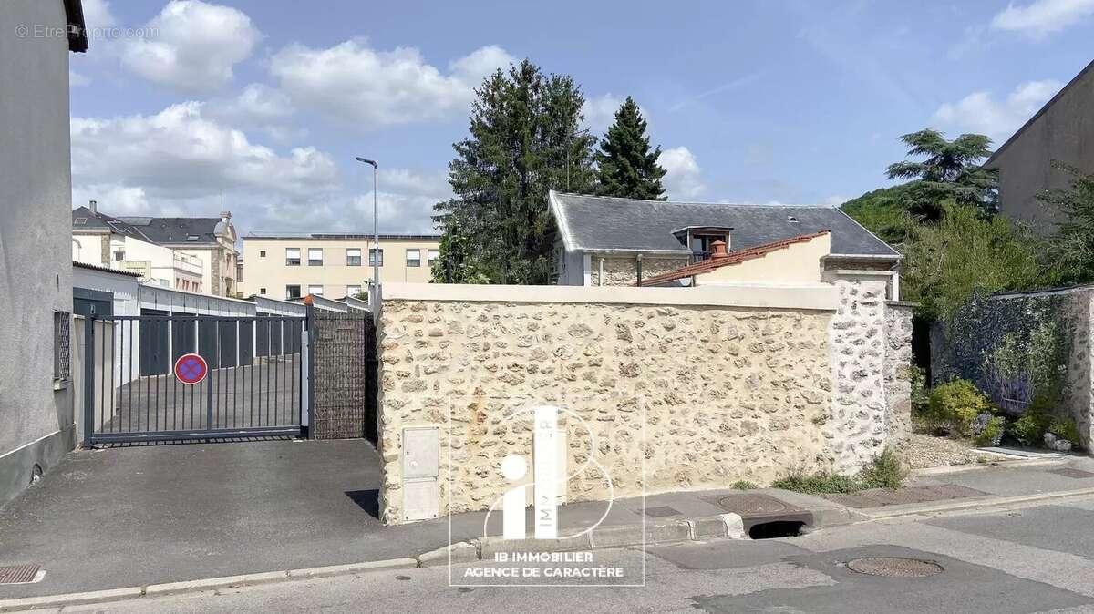 Parking à CHEVREUSE