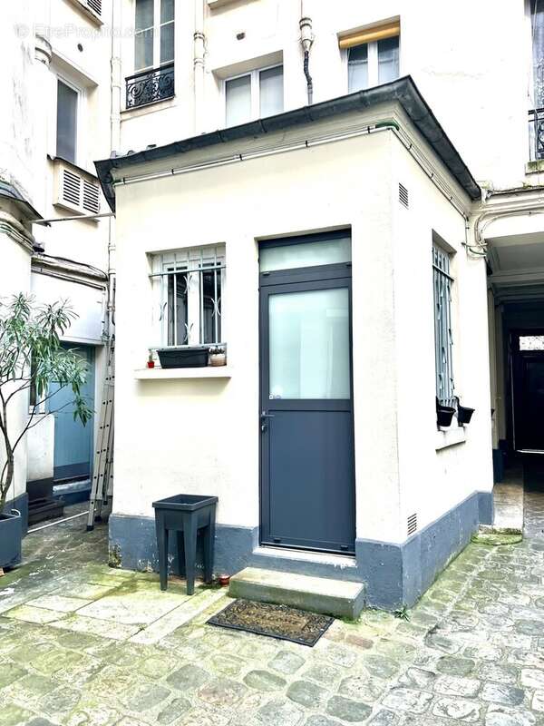 Appartement à PARIS-10E