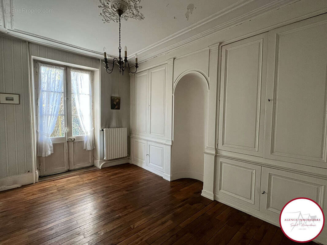 Maison à SAINT-AMAND-MONTROND