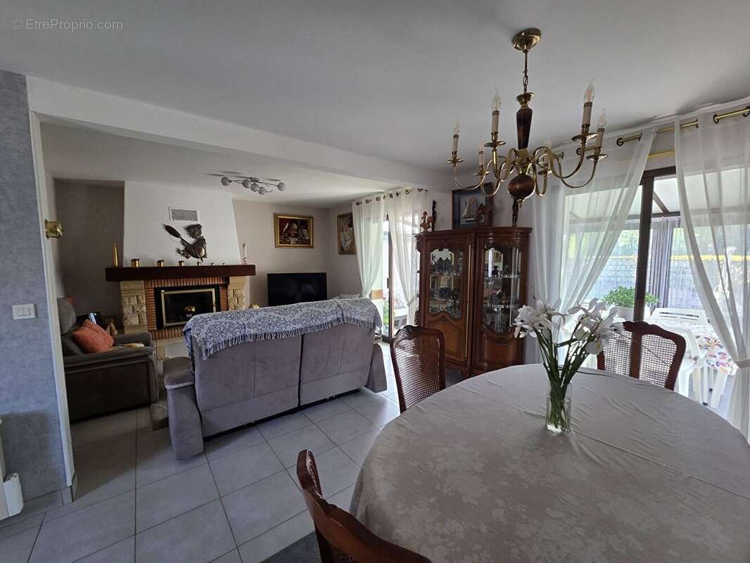 Charmante maison 5 pièces à vendre à Hennebont - Quartier Fleurs de Forges - photo 5