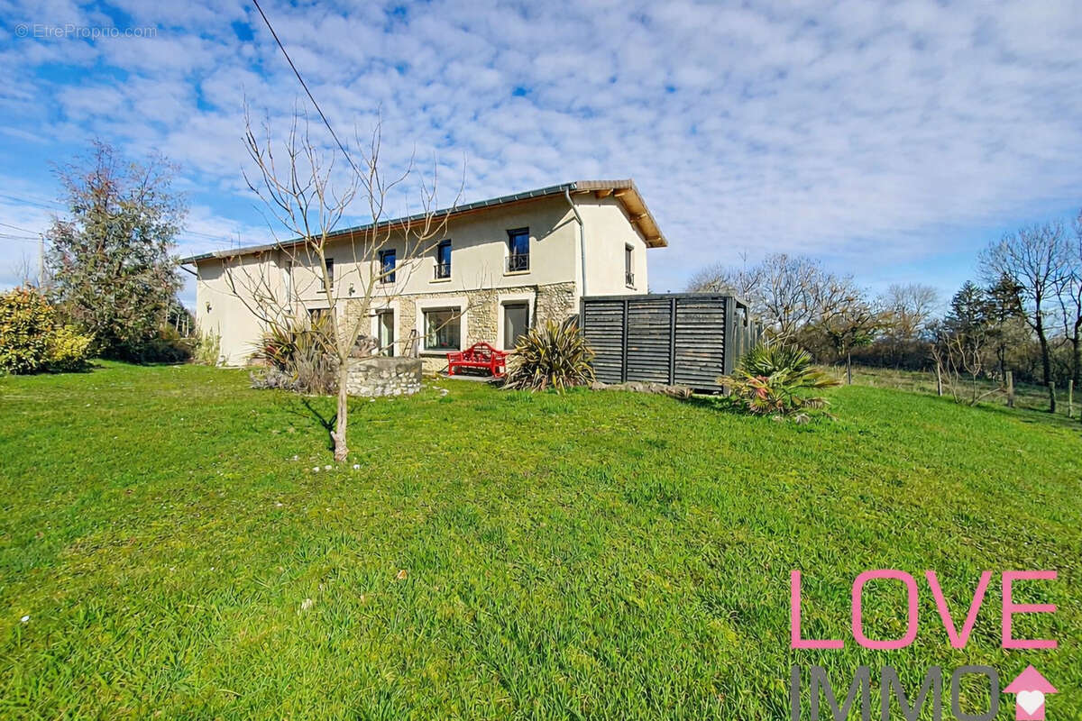 Maison à LA TOUR-DU-PIN