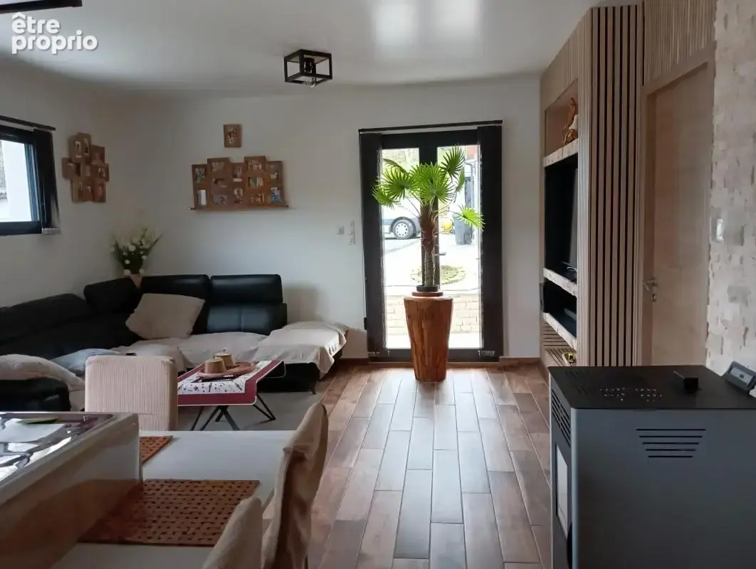 Maison récente de plain-pied (2024), grand préau de 100 m², garage aménagé et jardin paysager au calme - photo 3