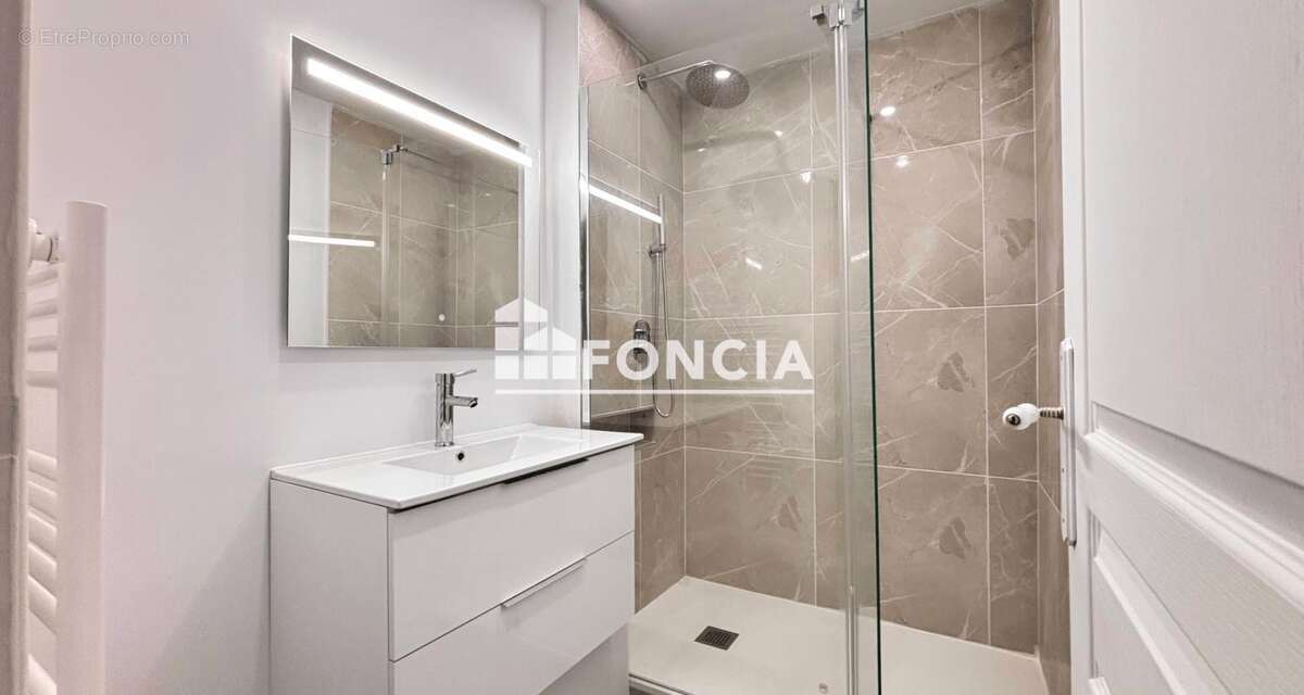 Appartement à SAINT-ETIENNE