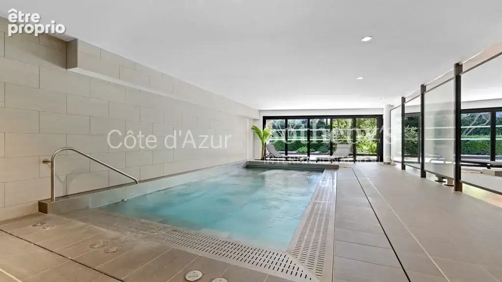 Saint Tropez, penthouse de 130 m² avec trois chambres et 40 m² de terrasses - photo 8