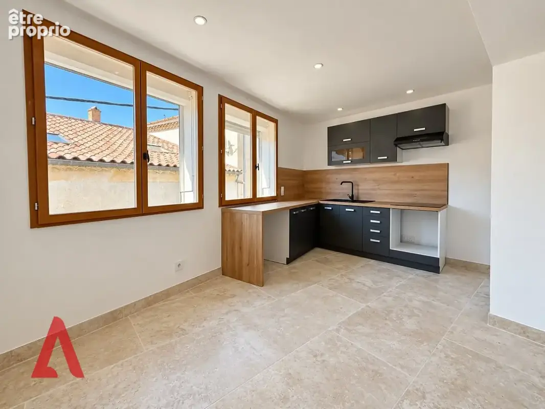 Charmant T3 appartement rénové avec 2 chambres, terrasse et garage au cur de Magalas - photo 3