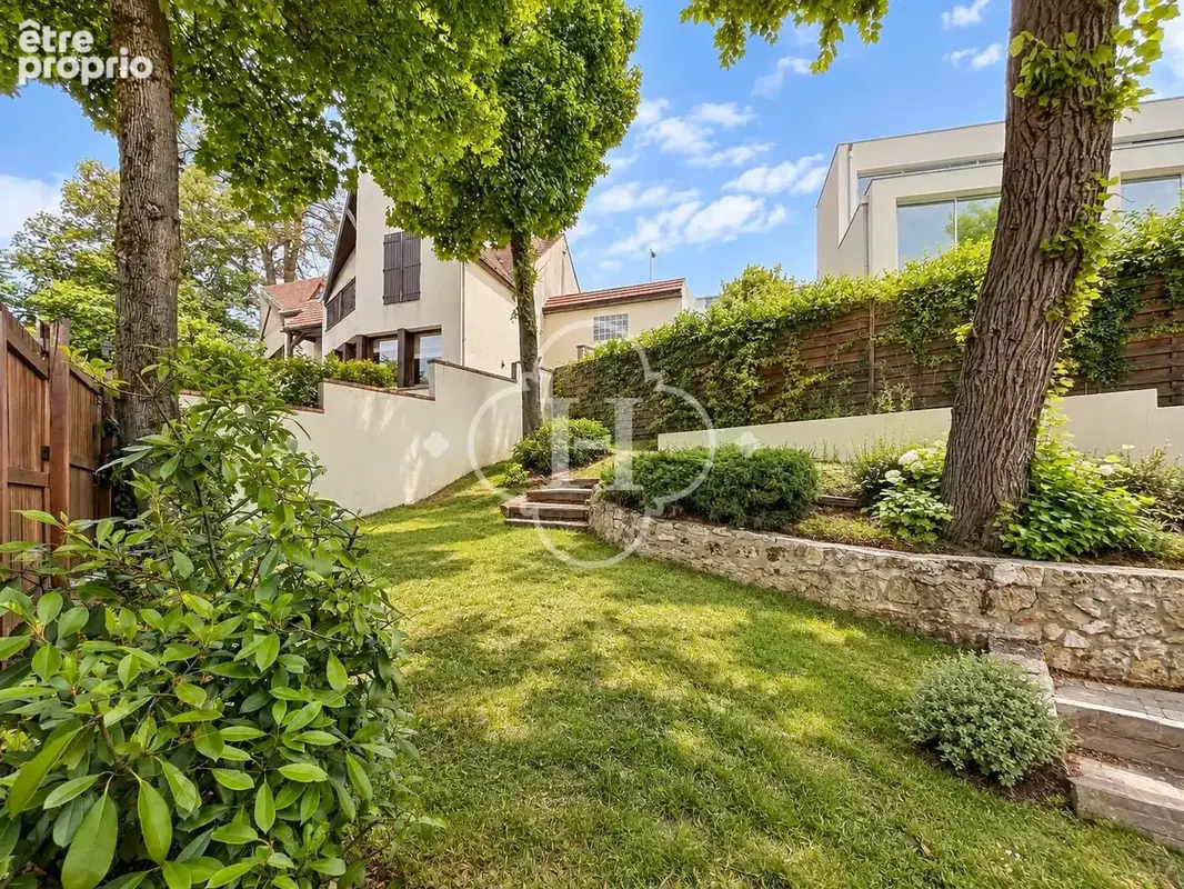 Maison 8 pièces 127 m² à vendre à La Celle-Saint-Cloud (78170) - photo 2