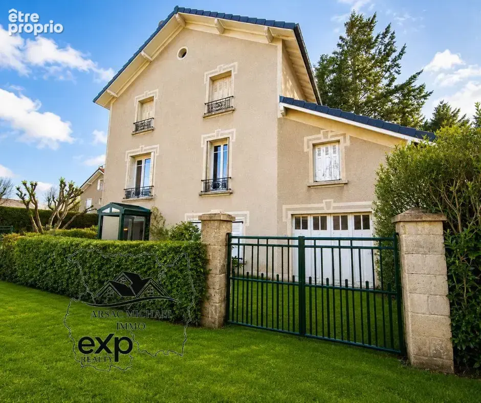 Maison 7 pièces 182 m² à vendre à Le Chambon-Sur-Lignon (43400) - photo 2
