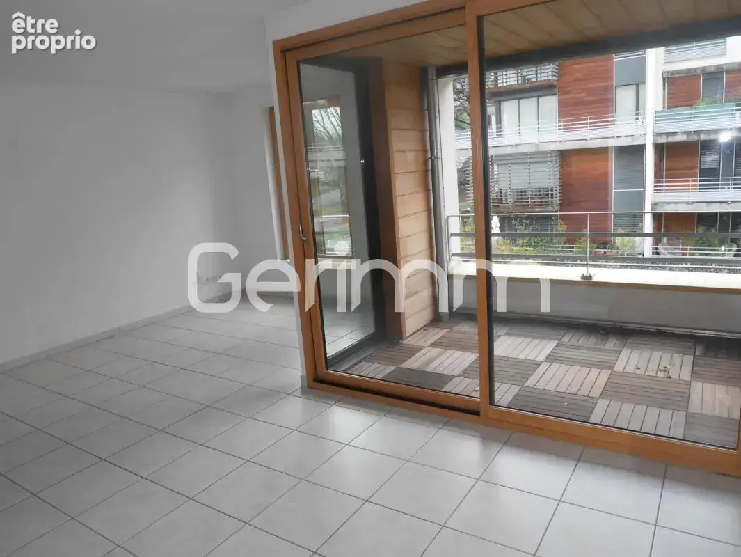Vente - Appartement - 2 pièces + cuisine - 49 m² - 230 000 € - - photo 1