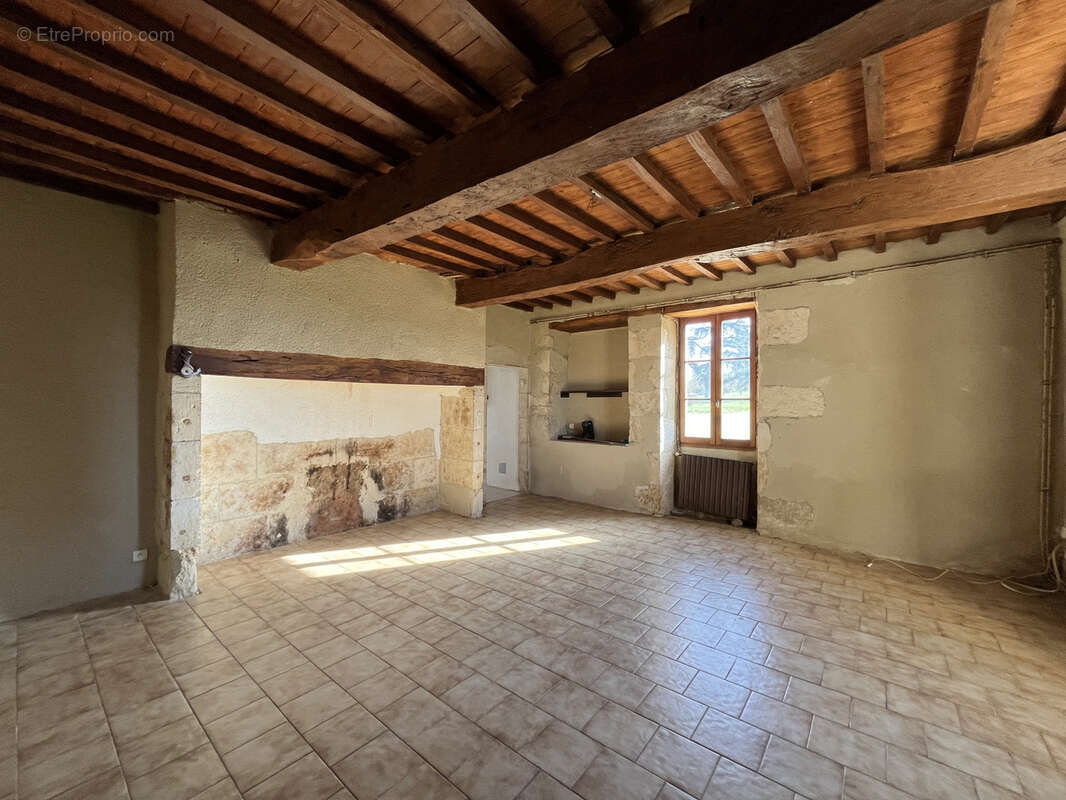 Maison à CASTERA-VERDUZAN