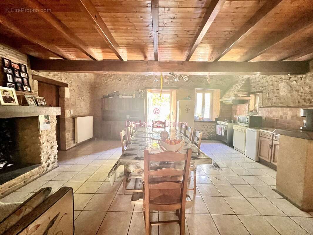 Maison à SAINT-MARTIN-DE-RIBERAC