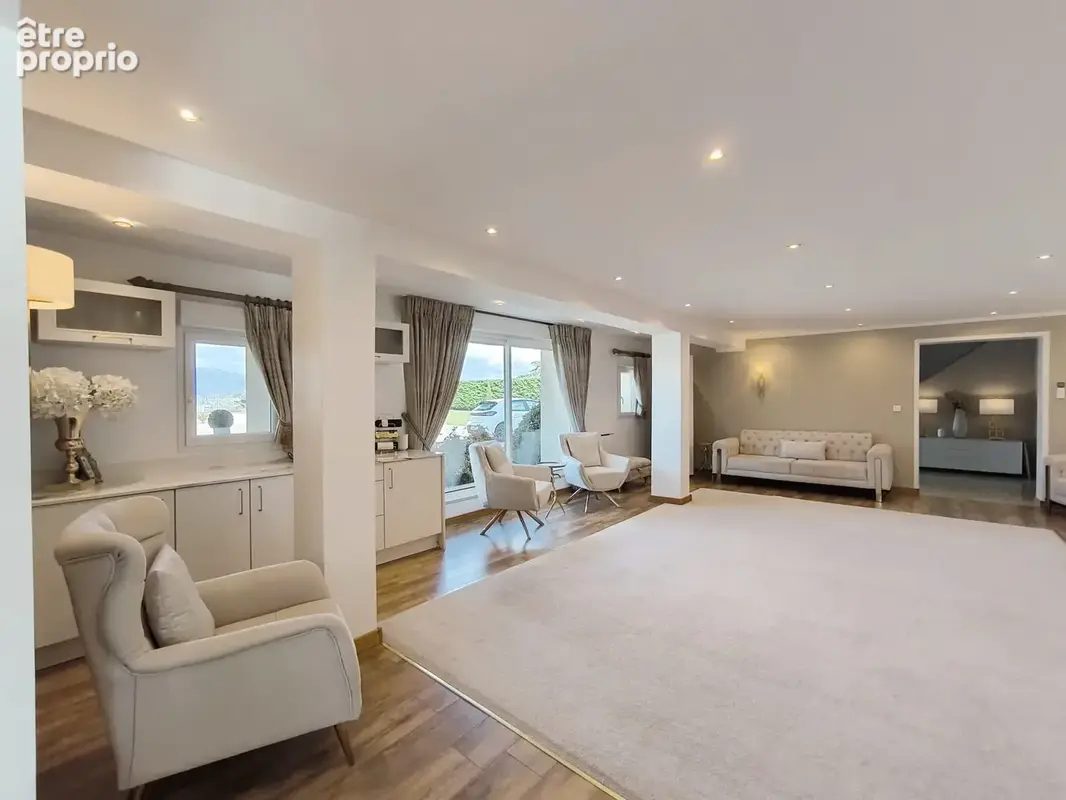 Etoile. maison de famille de 270 m2. renovee en totalite. modulable. parc clos de 5030 m2 - photo 6