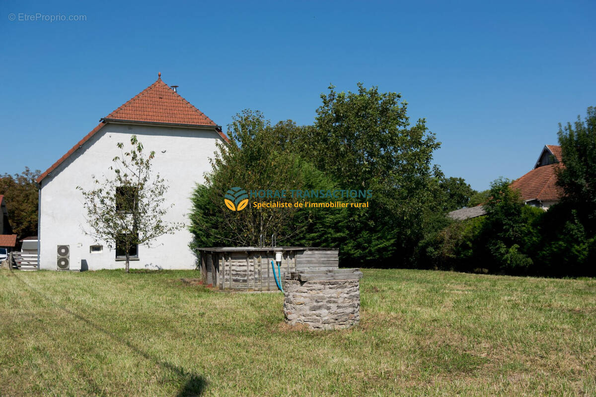 Maison à VELLEXON-QUEUTREY-ET-VAUDEY