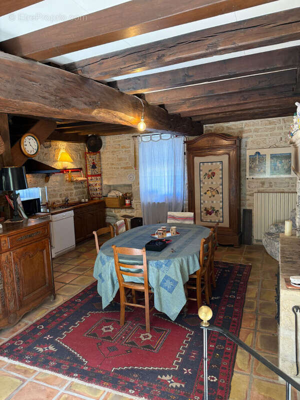 Maison à YROUERRE