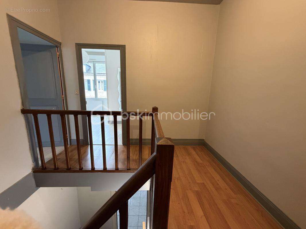 Appartement à LA GUERCHE-SUR-L'AUBOIS