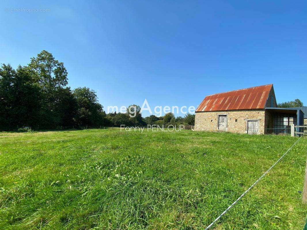 Secteur de villedieu-les-poeles : bâtiment en pierre à rénover - photo 2