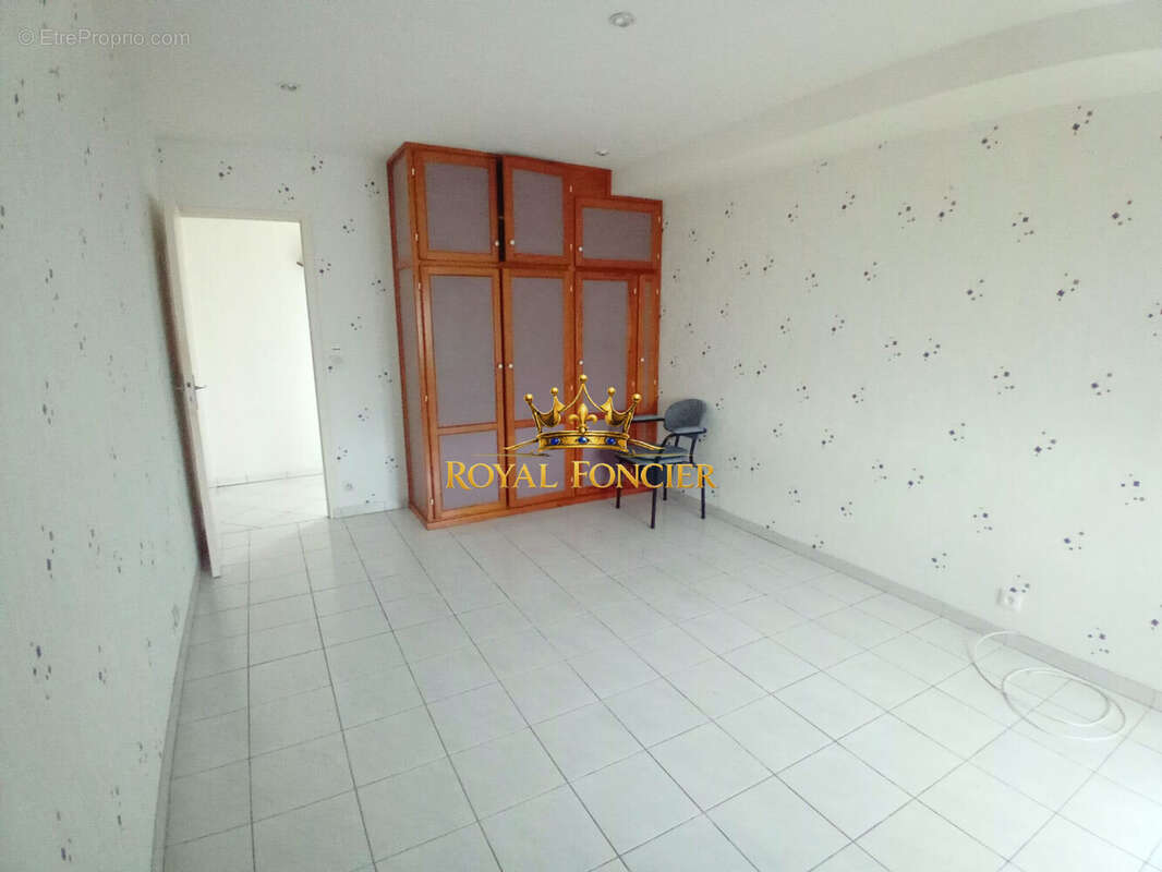 Maison 160 m² à Charnizay  - photo 8