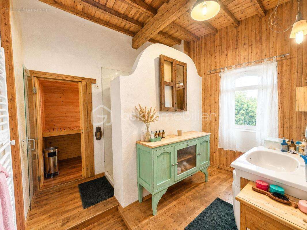 Maison à VIC-FEZENSAC