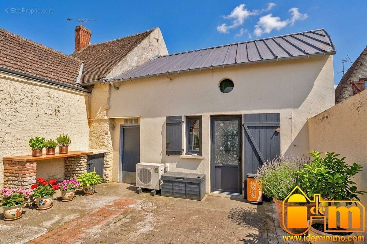 Maison 130 m² à Mereville  - photo 2