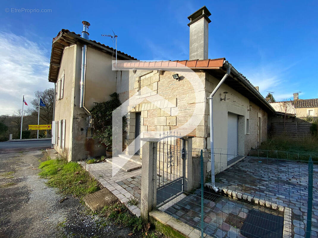 Maison à SAINT-MARTIN-DU-BOIS
