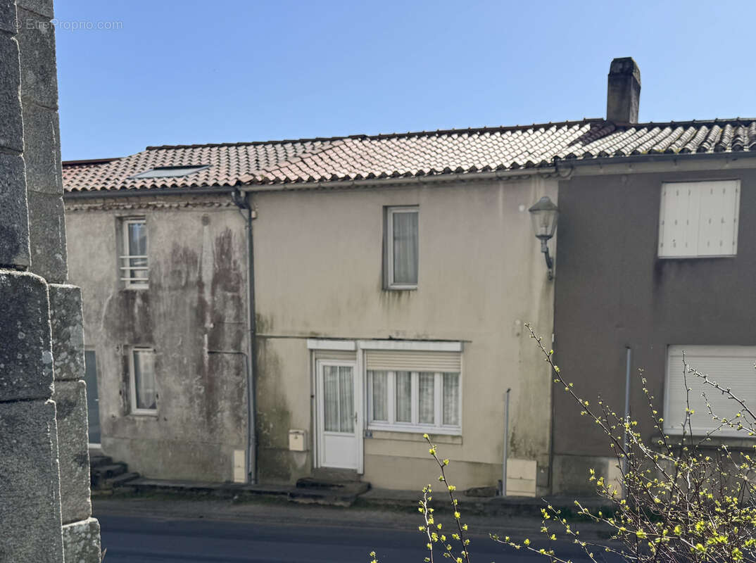 Maison à LA CHAPELLE-PALLUAU