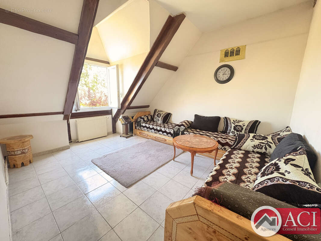 Maison à MERU
