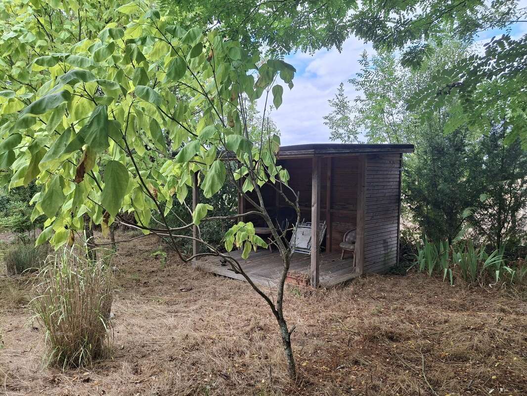 Charmante maison de caractère en pierre avec jardin dans un hameau paisible - photo 13
