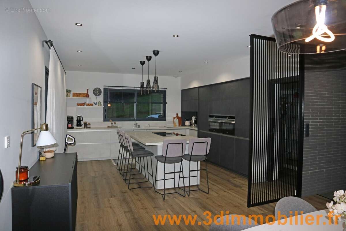 Maison à LONS-LE-SAUNIER