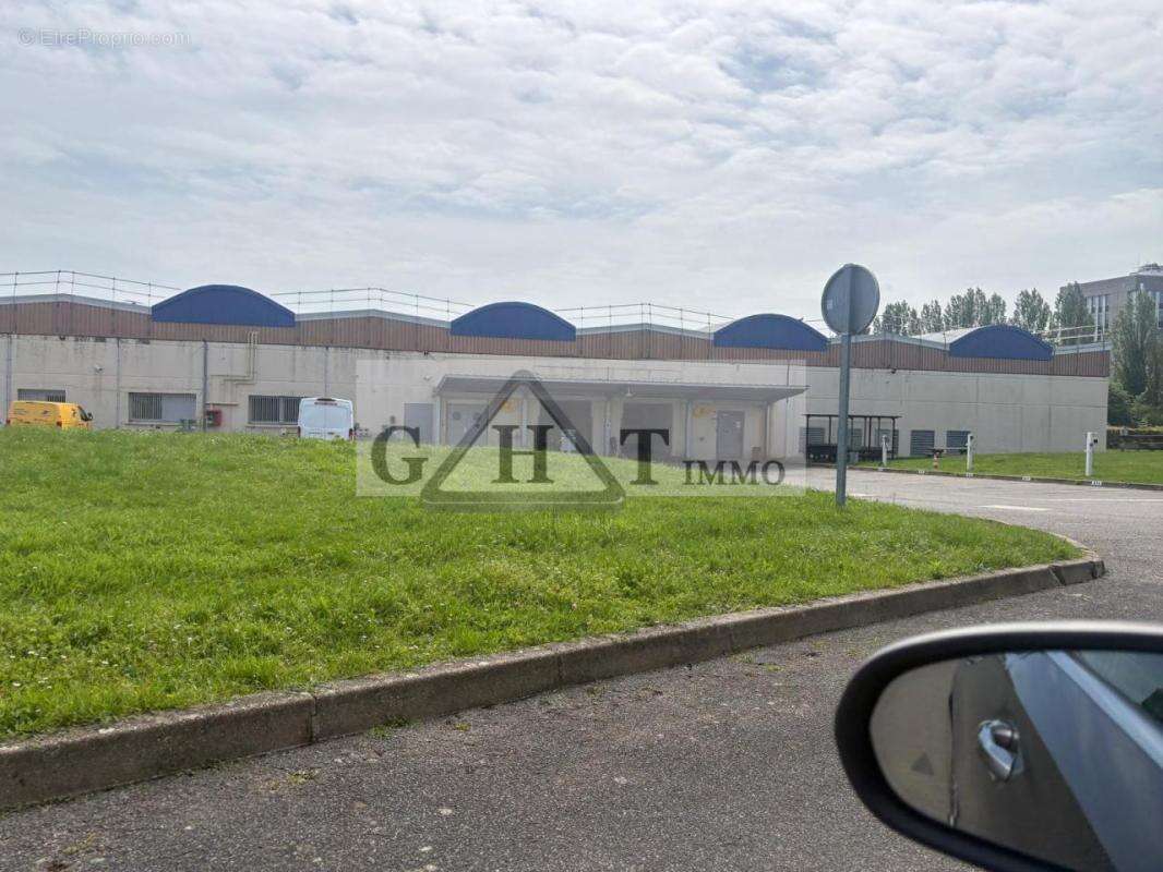 Entrepot 13 122 m² divisble a vendre a vaux le penil - photo 10