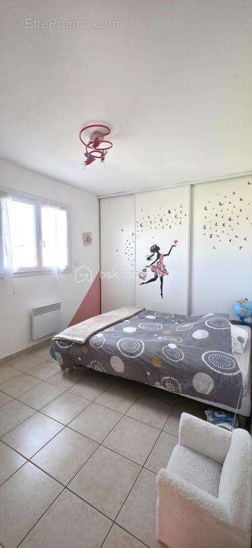 Maison à SAINT-LAURENT-DES-ARBRES