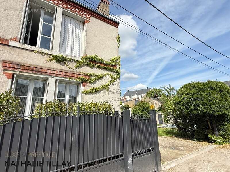 Orléans Dunois, Maison à vendre  avec jardin, piscine et stationnements - photo 14