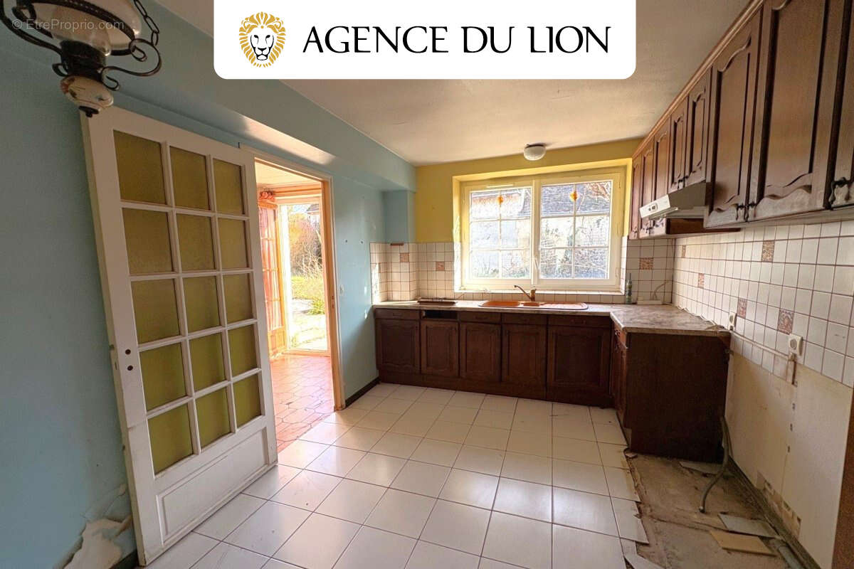 Maison à CHERISY