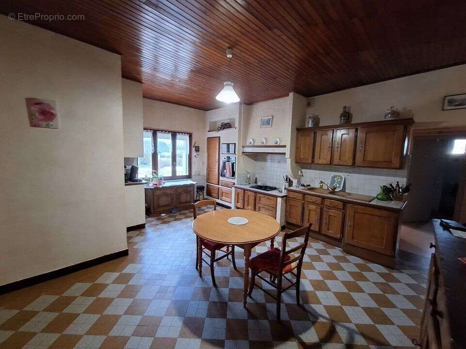 Maison à CHATEAUNEUF-SUR-ISERE