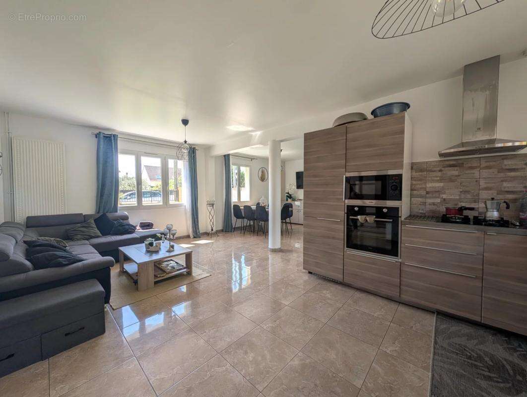 Maison 5 chambres dont 1 plain pied - photo 3