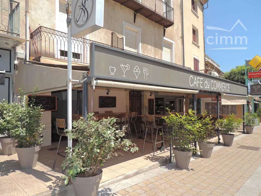 Commerce à LES VANS