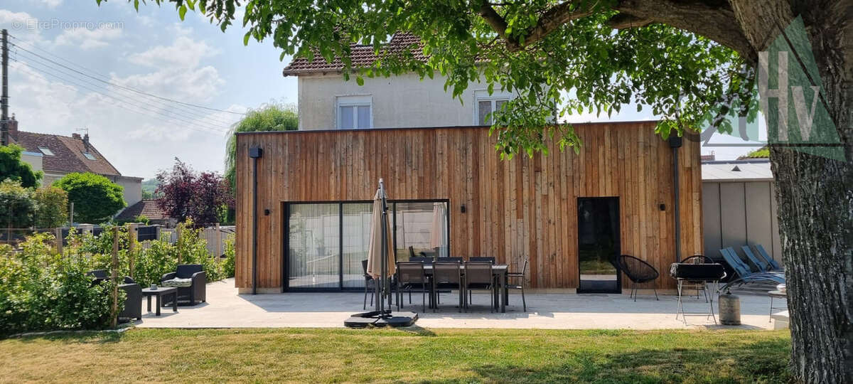 Maison de ville - 216 m2 - Provins - photo 2
