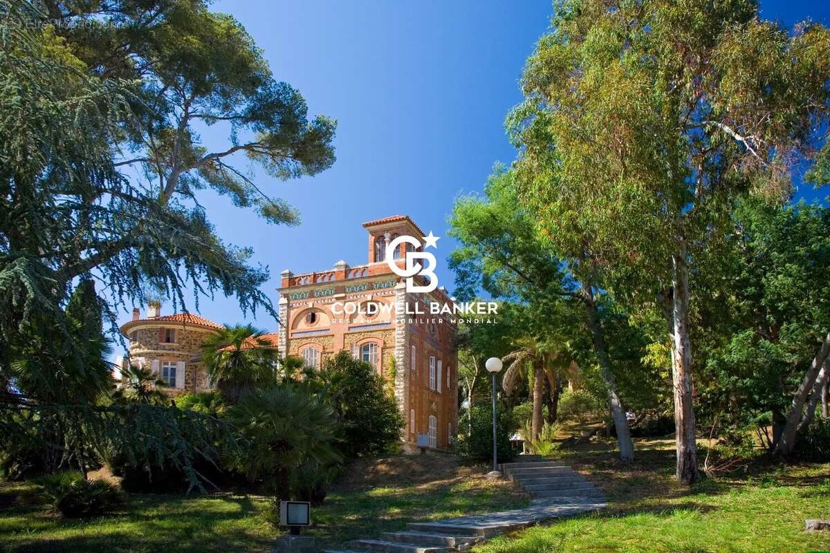 Appartement à LA LONDE-LES-MAURES