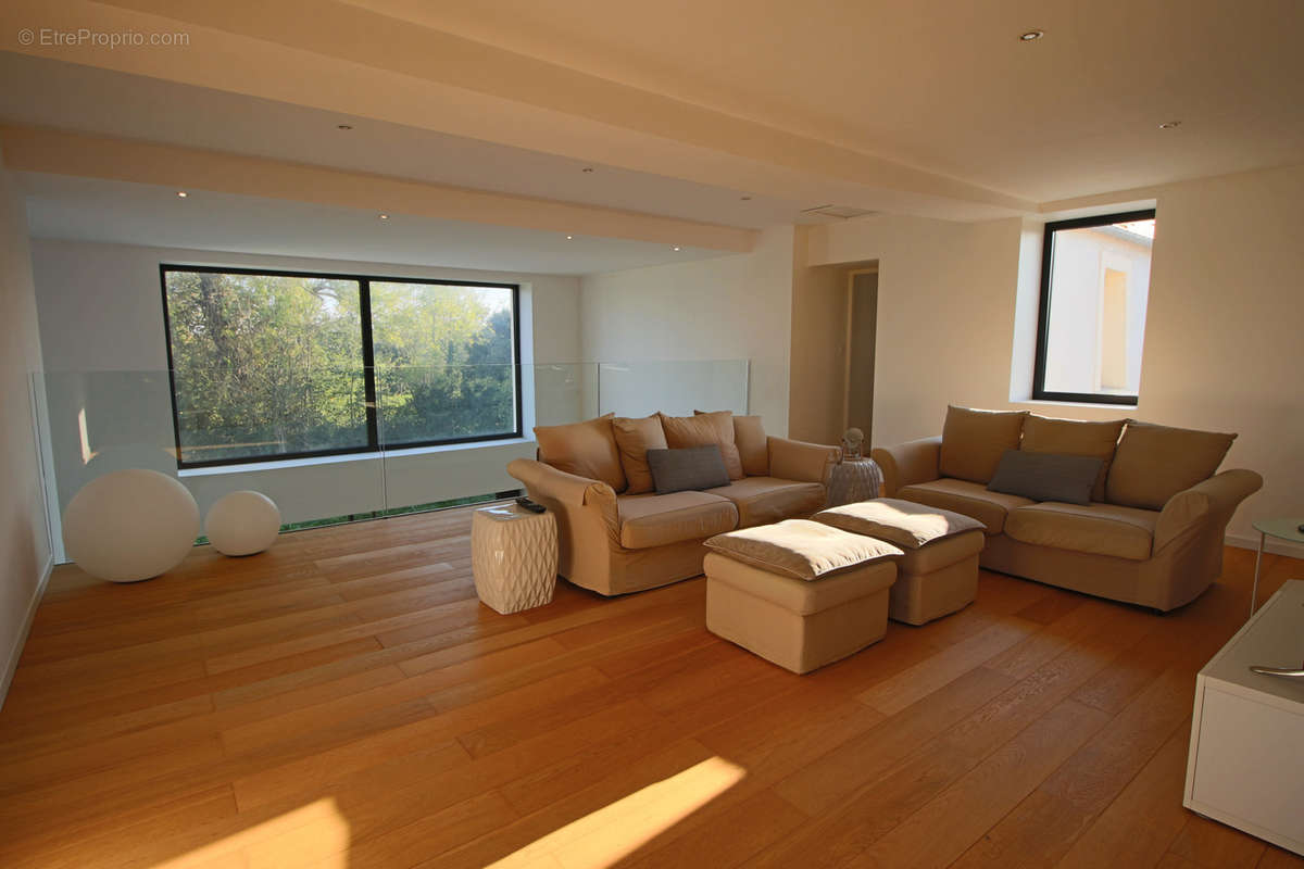 Maison à VAUX-SUR-AURE