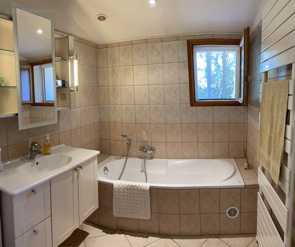 Maison à BAGNOLS-SUR-CEZE