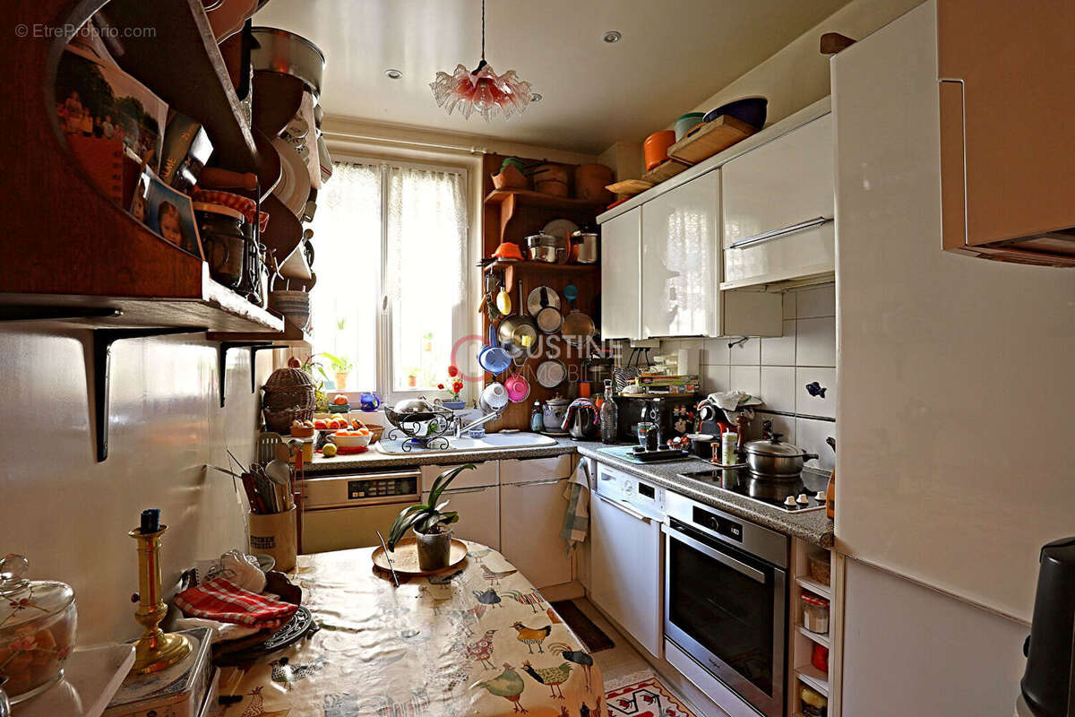 Appartement à PARIS-18E