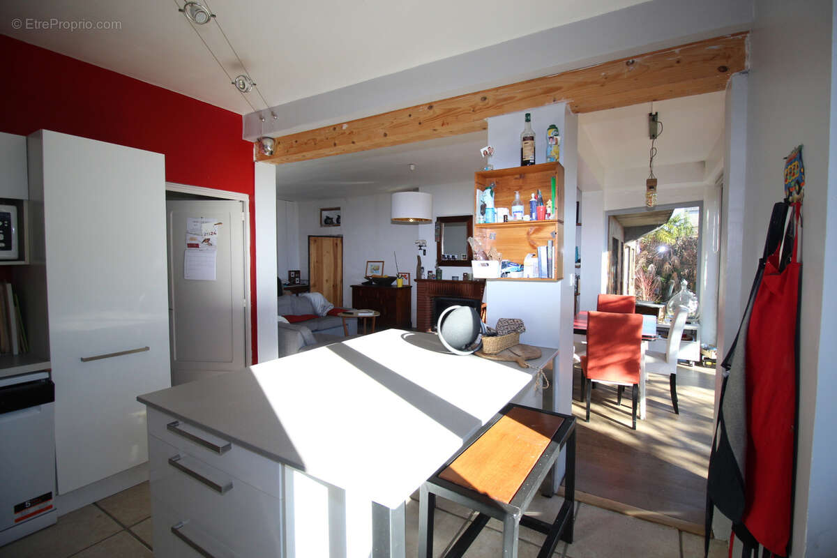 Maison à AURIAC-SUR-VENDINELLE