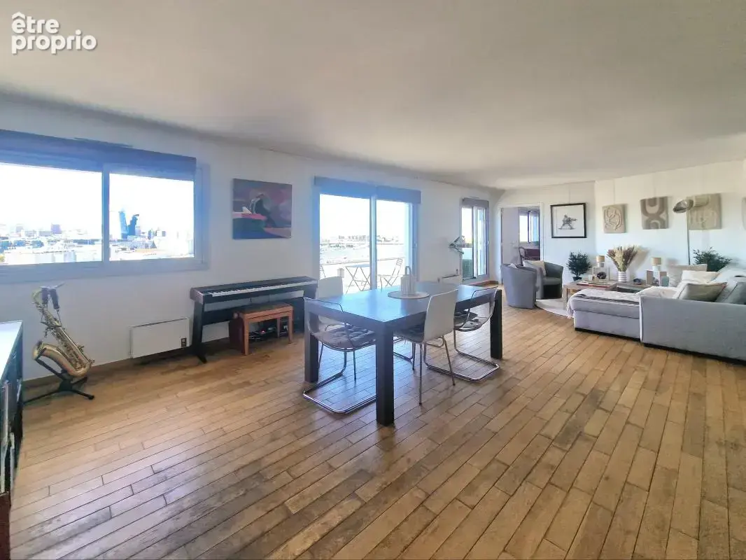 Appartement à CHARENTON-LE-PONT