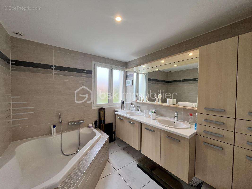 Maison à LE VERDON-SUR-MER