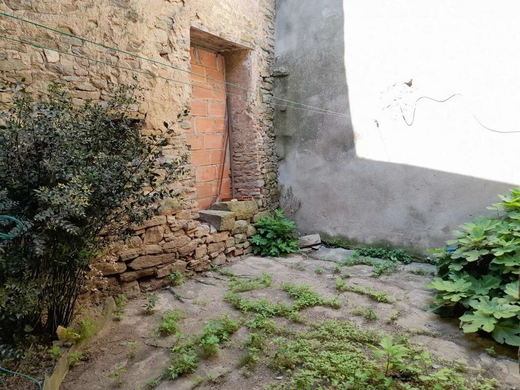 Maison à LAURE-MINERVOIS